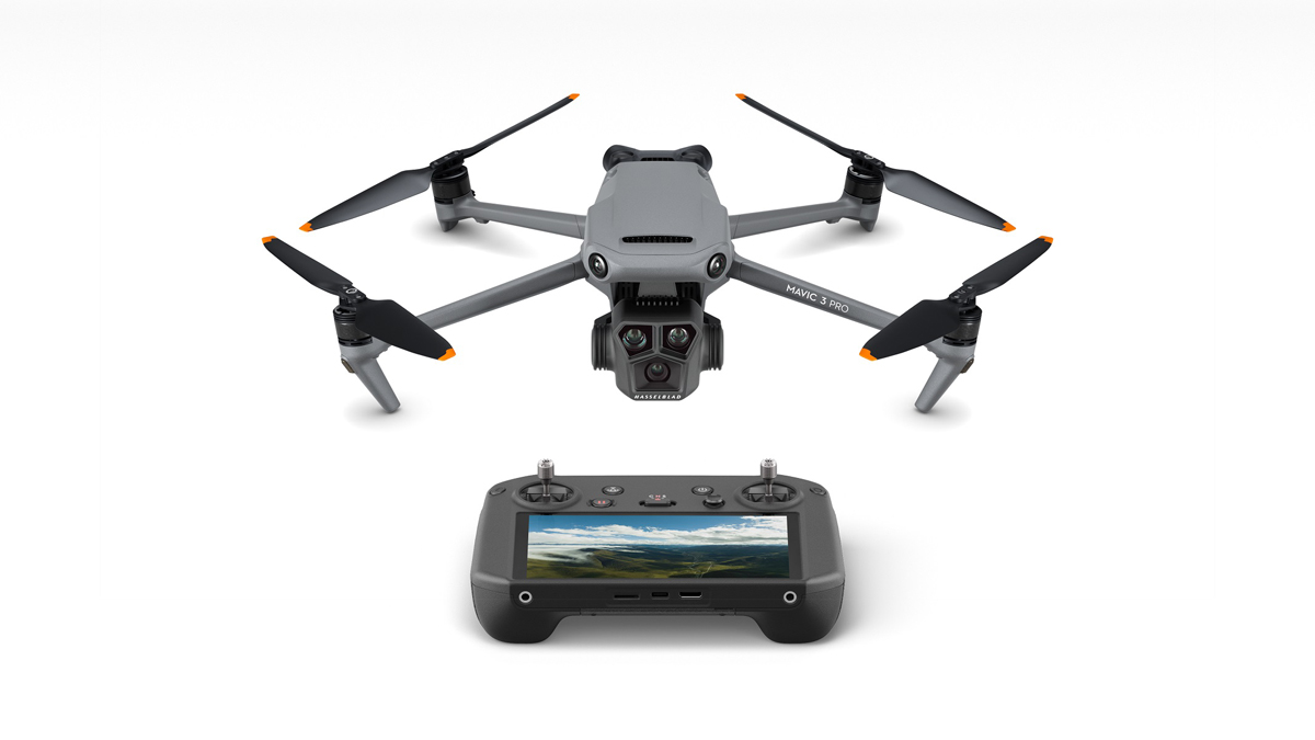 DJI Mavic 3 Pro FM Combo (DJI RC Pro) Quadrokopter 6941565956446
